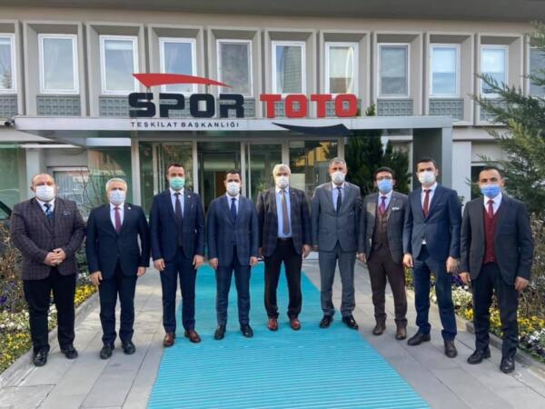 Yine tuttuklarını kopardılar