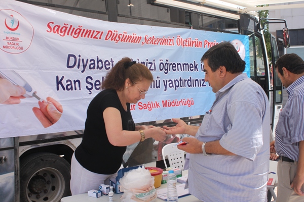 Bucaklılar Şekerini Ölçtürdü