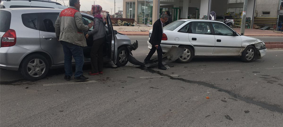 Bucak sanayi çıkışında trafik kazası
