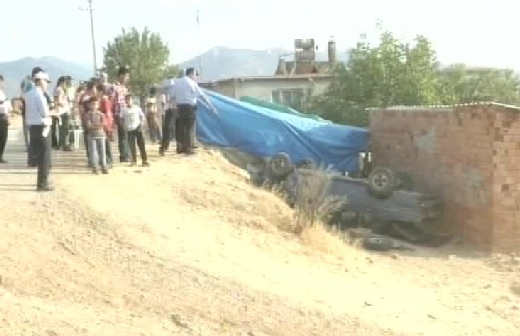 Bucak’ta Kontrolden Çıkan Araç Yol Dışına Savruldu