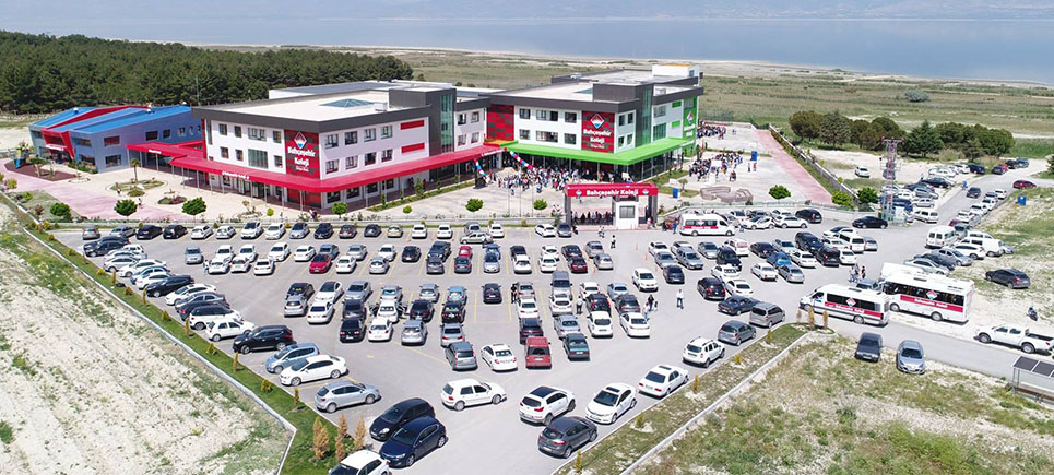 Burdur Bahçeşehir Koleji’nde karne heyecanı
