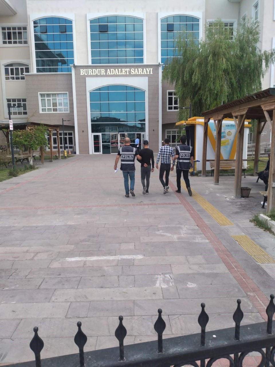İki hırsızlık zanlısı tutuklandı