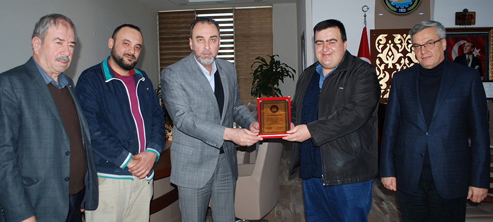 Genç İhracatçılarımıza BUTSO’dan Plaket