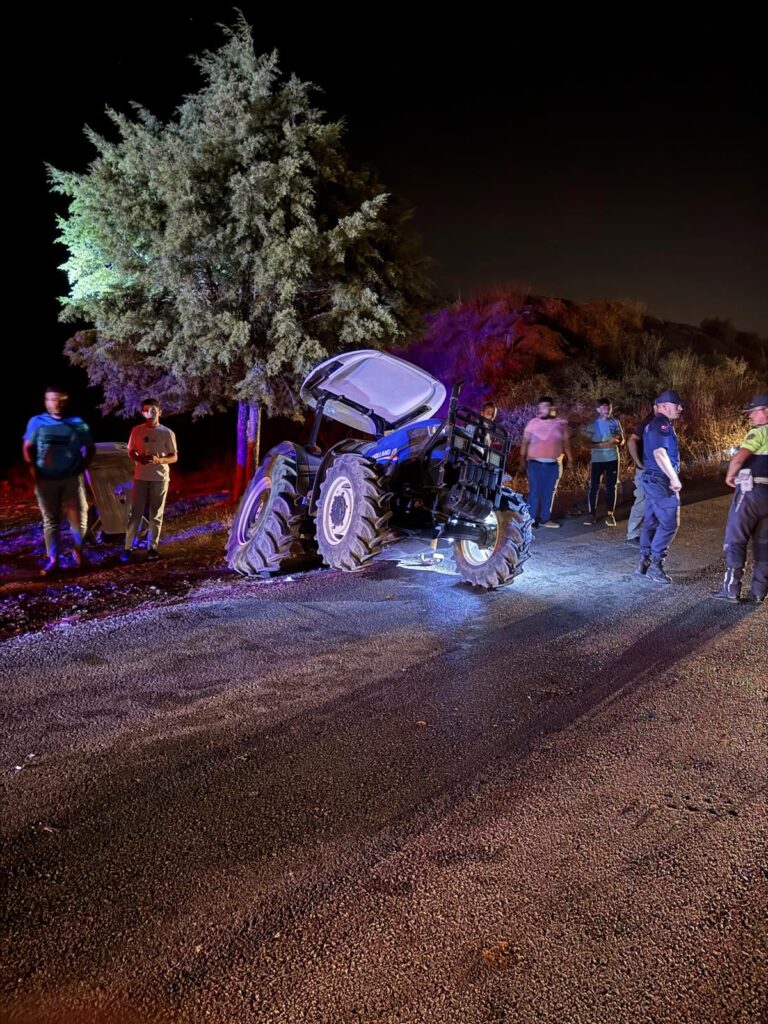 Burdur’da Otomobil ile Traktör Çarpıştı: 6 Yaralı
