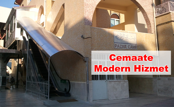 Burdur Pazar Camisi’nde Yürüyen Merdiven