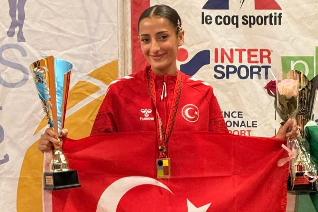 Bursa Büyükşehir Belediyesporlu Nazmiye Ak Dünya 3.sü Oldu