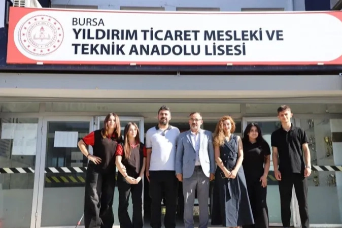 Bursalı Öğrenciler Fransa’da Hoşgörüyü Sahiplendi