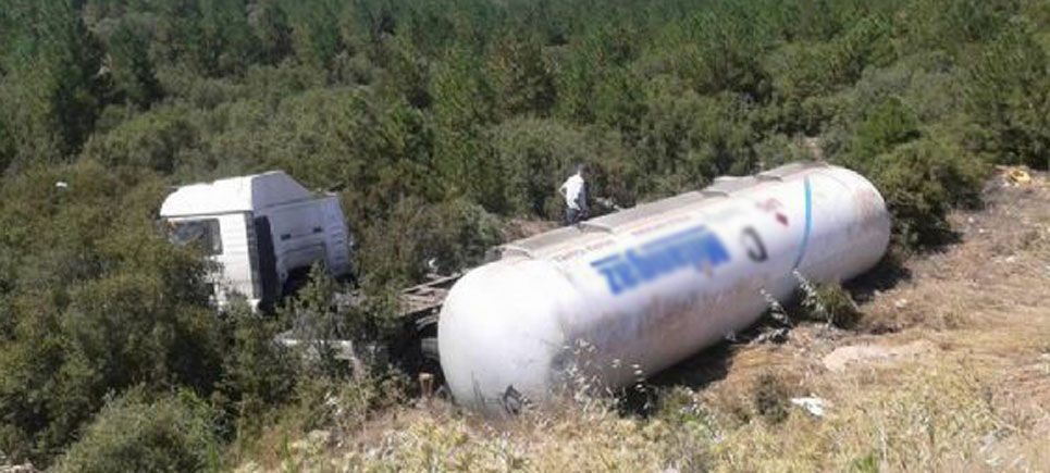 Çavdır’da LPG Tankı Şarampole Devrildi