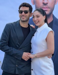 “Güller ve Günahlar”ın yıldızları Murat Yılldırım ve Cemre Baysel Cannes’da