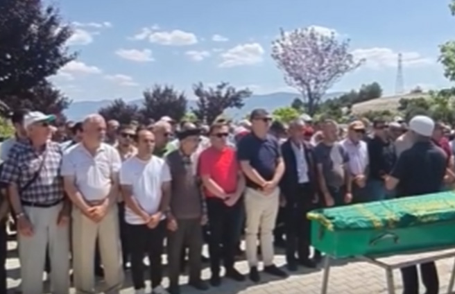 Burdur’da Bıçaklı Cinayet Kurbanı Genç Anne Özge Bedir Toprağa Verildi