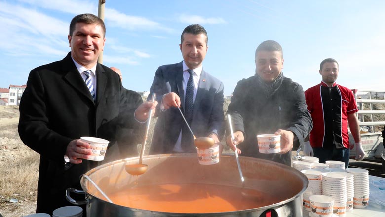 Başkan Ercengiz Sıcak Çorba Geleneğini Sürdürüyor