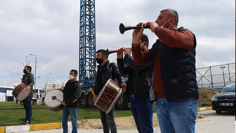 Burdur’da davullu zurnalı uğurlama