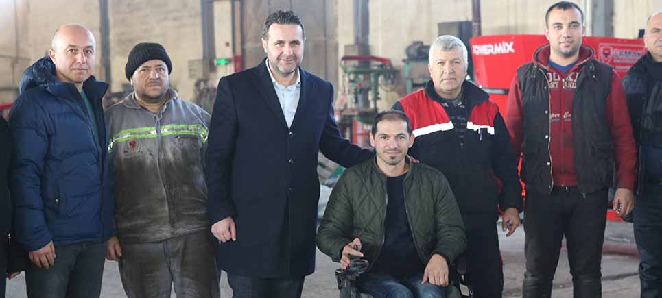 Deniz Kurt emekçilerin gönlünü fethediyor