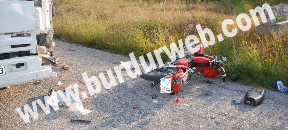 Yeşilova Dereköy-Çaltepe yolunda kaza: Karı koca hayatını kaybetti