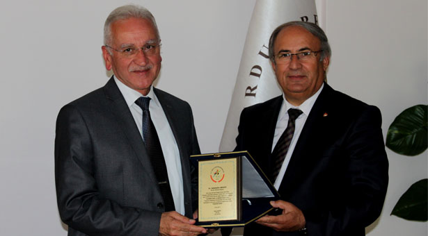 Dinar’dan Başkan Akkaya’ya Teşekkür Plaketi