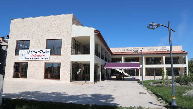 El Sanatları Merkezinde cafe-restoran hizmete açıldı
