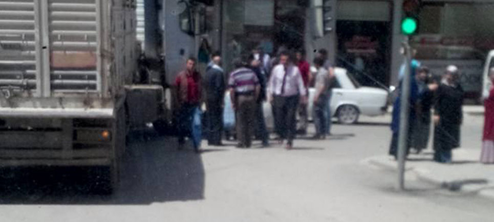 Elektrikli Bisikletle Kamyona Tosladı