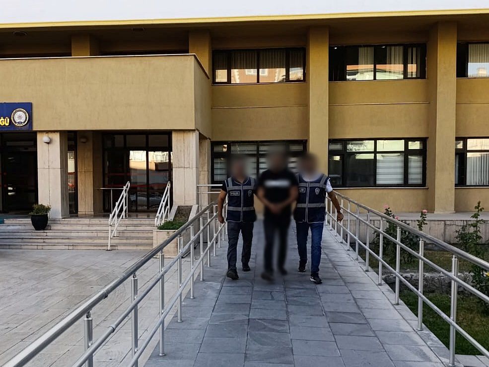 Burdur’da Aranan Şahıs Polis Operasyonuyla Yakalandı