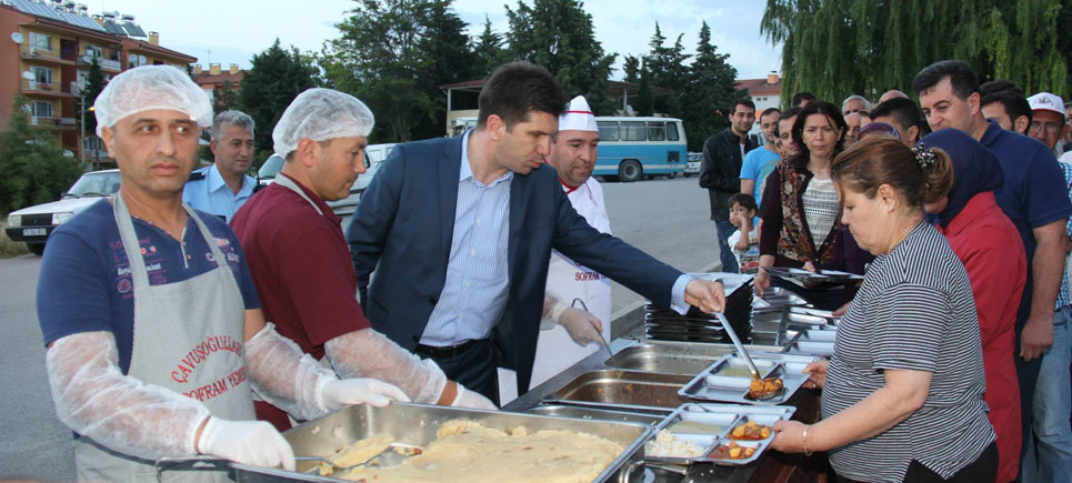 Burdur Belediyesi’nden 35 mahallede gönül sofrası