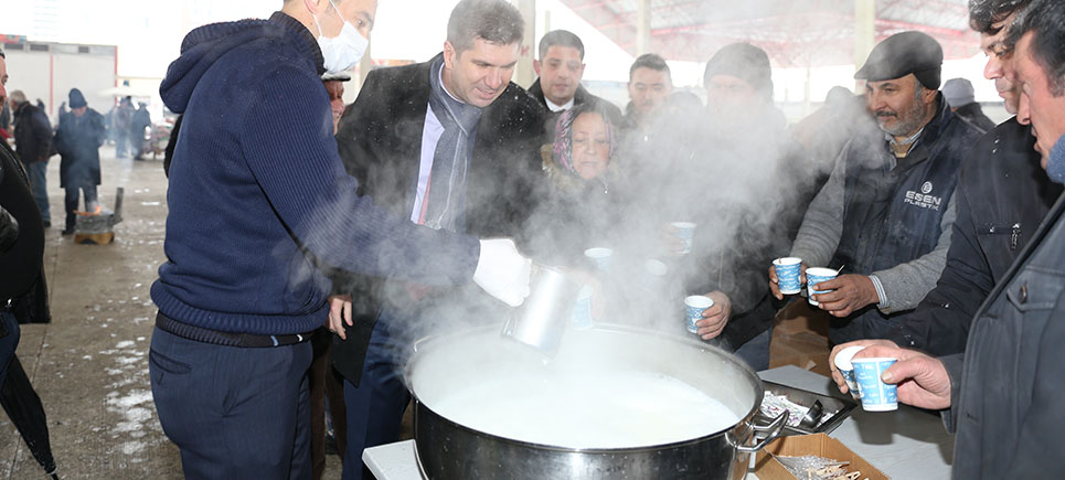 Başkan Ercengiz’den sıcak süt ikramı