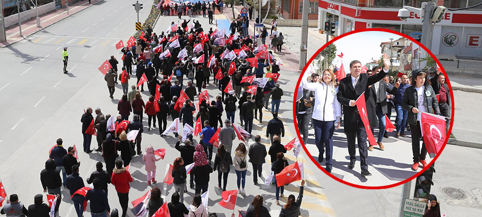 Başkan Ercengiz partilileriyle yürüdü