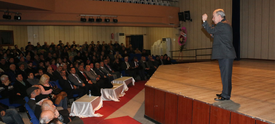 Sarızeybek, Devrim Yasalarını Anlattı