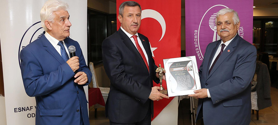 Vali Yılmaz’a Yılın Esnaf Dostu Valisi Ödülü