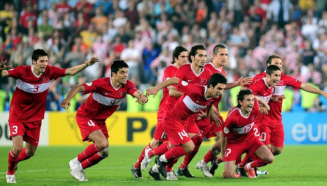 EURO 2008’deki Türkiye-İsviçre maçının oyuncularından depremzedeler yararına maç