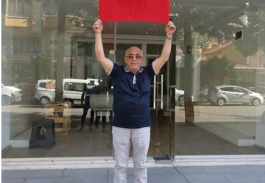 Evinde ölü bulundu