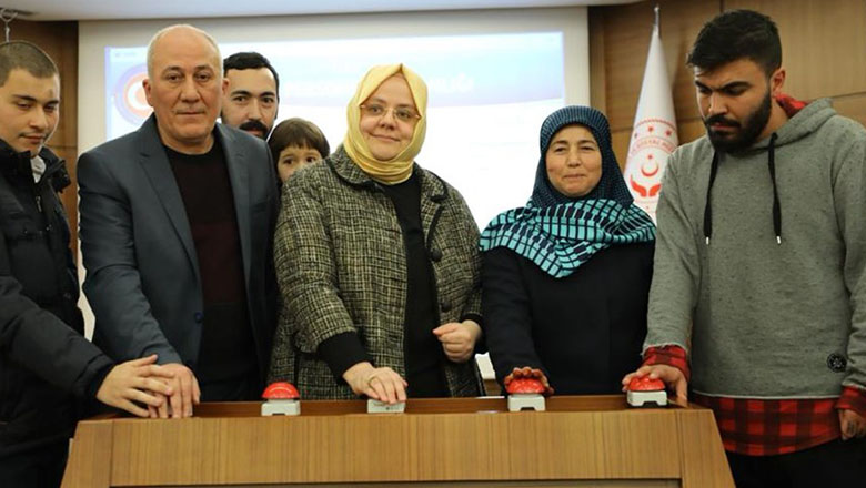 Kamuya 425 şehit yakını ve gazi atanacak