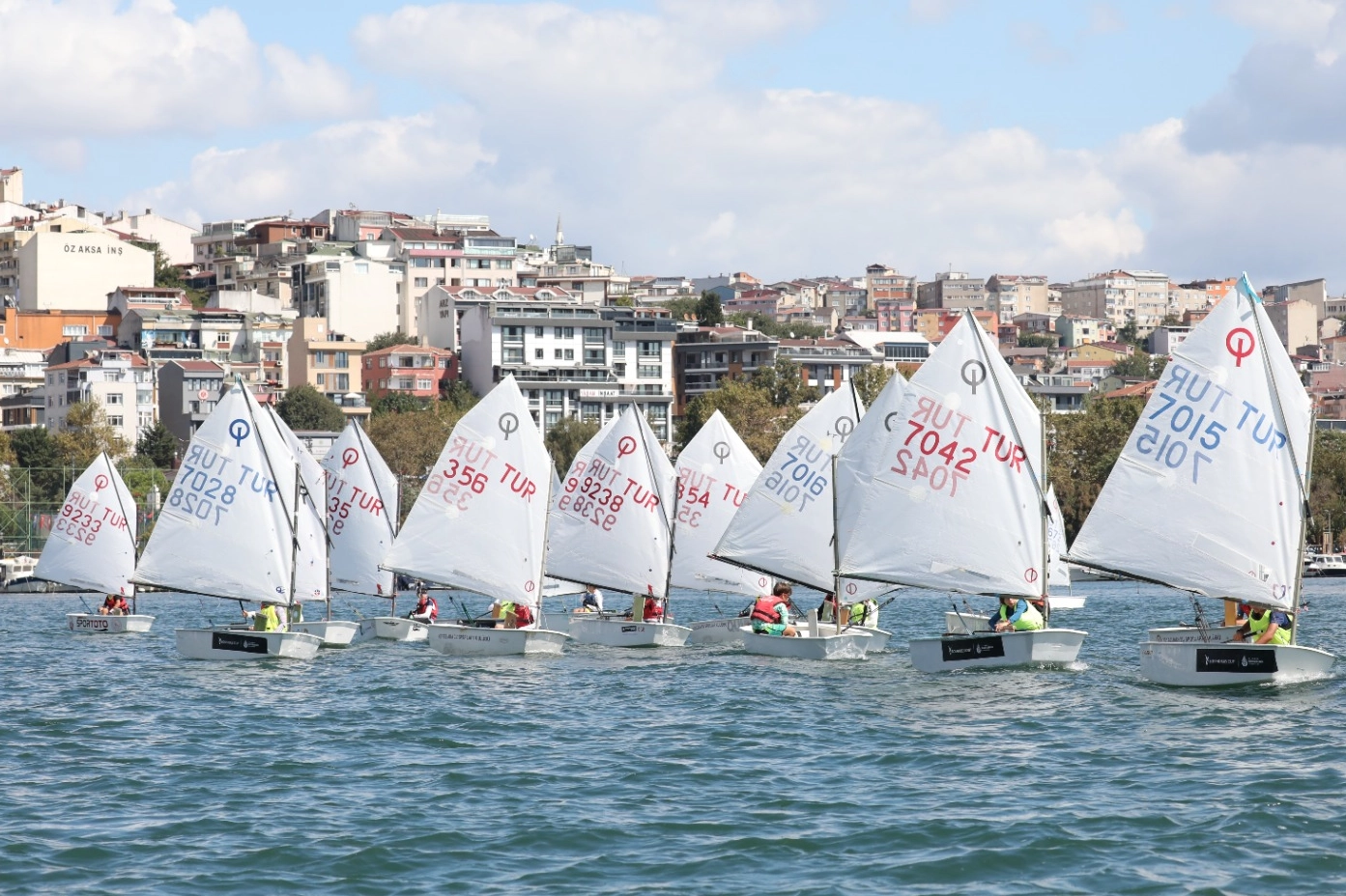 Genç Sporcular Şampiyonluk İçin Yarıştı