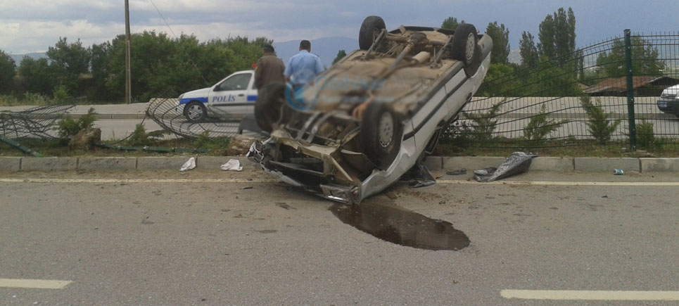 Gölhisar’da Bir Araç Takla Attı