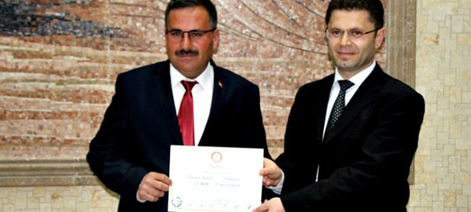Başkan Gökçe mazbatasını aldı