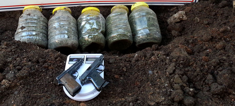 1,5 kg esrar ele geçirildi