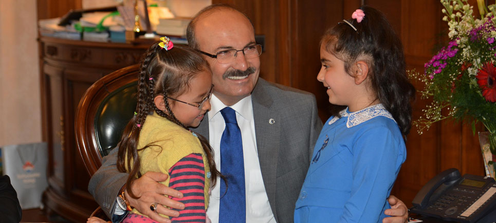 Vali Kürklü’nün 23 Nisan Mesajı