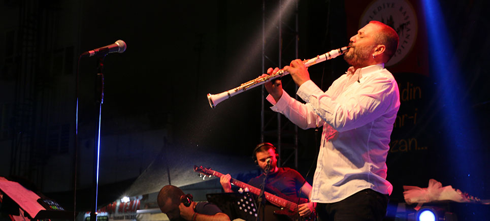 Hüsnü Şenlendirici’den Burdur’da müzik ziyafeti