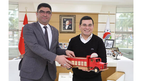 Başkan Güngör’den Başkan Tütüncü’ye şık hediye