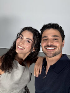 Gözleri KaraDeniz’in yıldızları Halit Özgür Sarı ve Özge Yağız Cannes’da