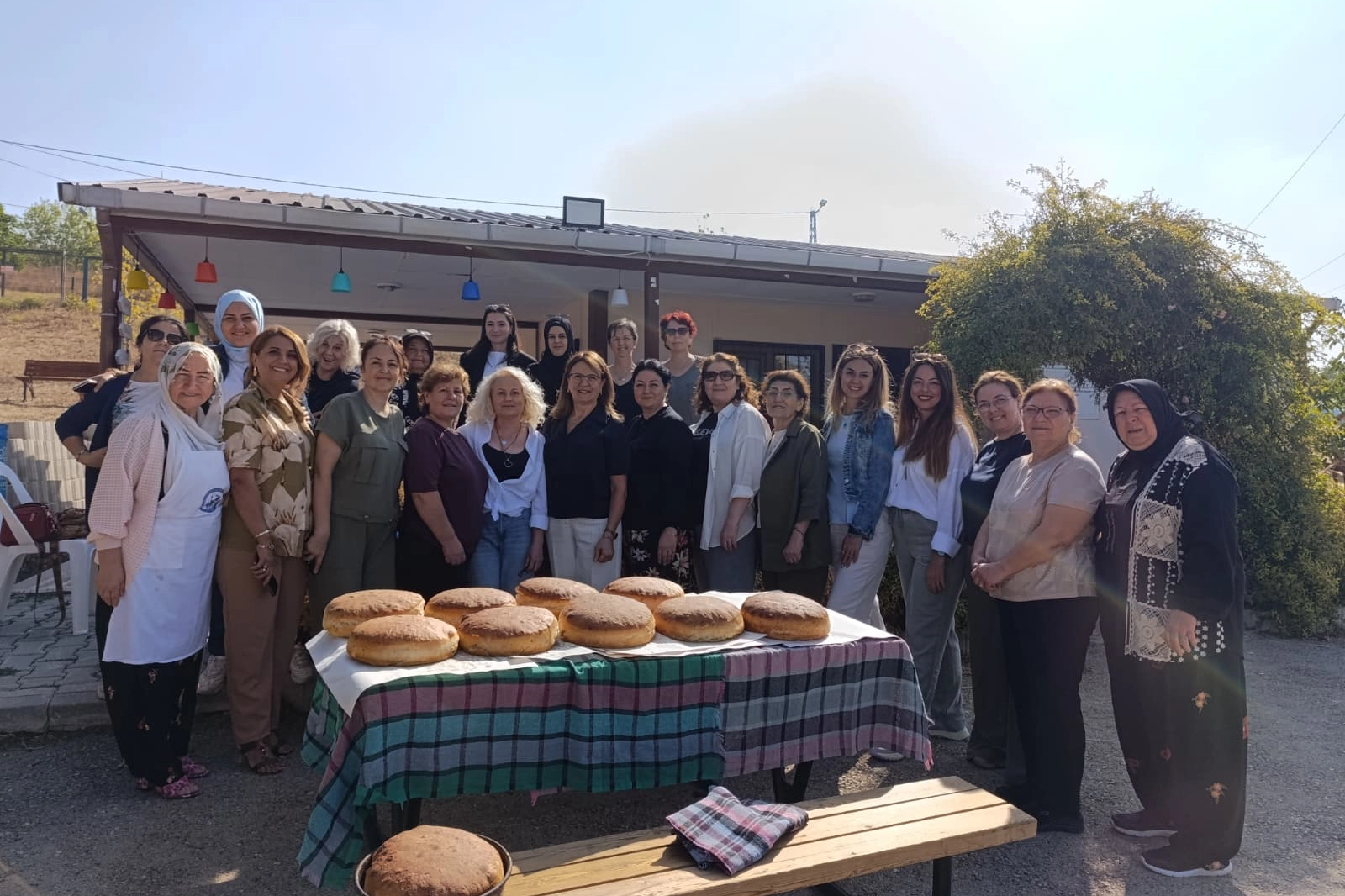 İrfaniye'de Ekmekler Kadın Dayanışmasıyla Pişti