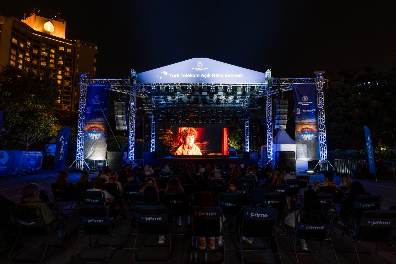 İstanbul Sanatla Işıldıyor