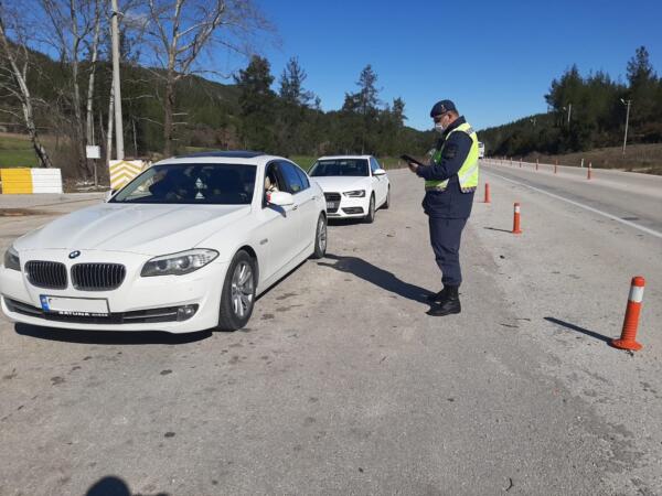 Burdur’da 22 sürücüye ceza kesildi