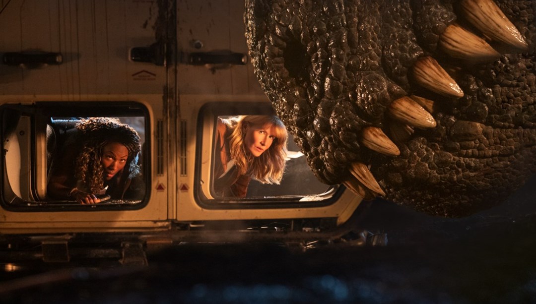 Jurassic World Dominion yaklaşık 117 bin seyirciyle zirveye yerleşti