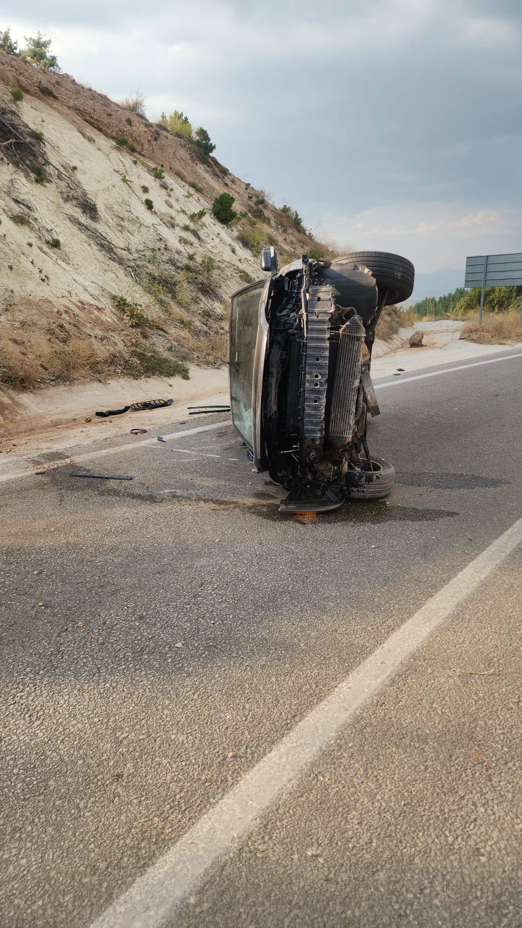 Burdur Dirmil Belinde Araç Devrildi, 2 Yaralı!