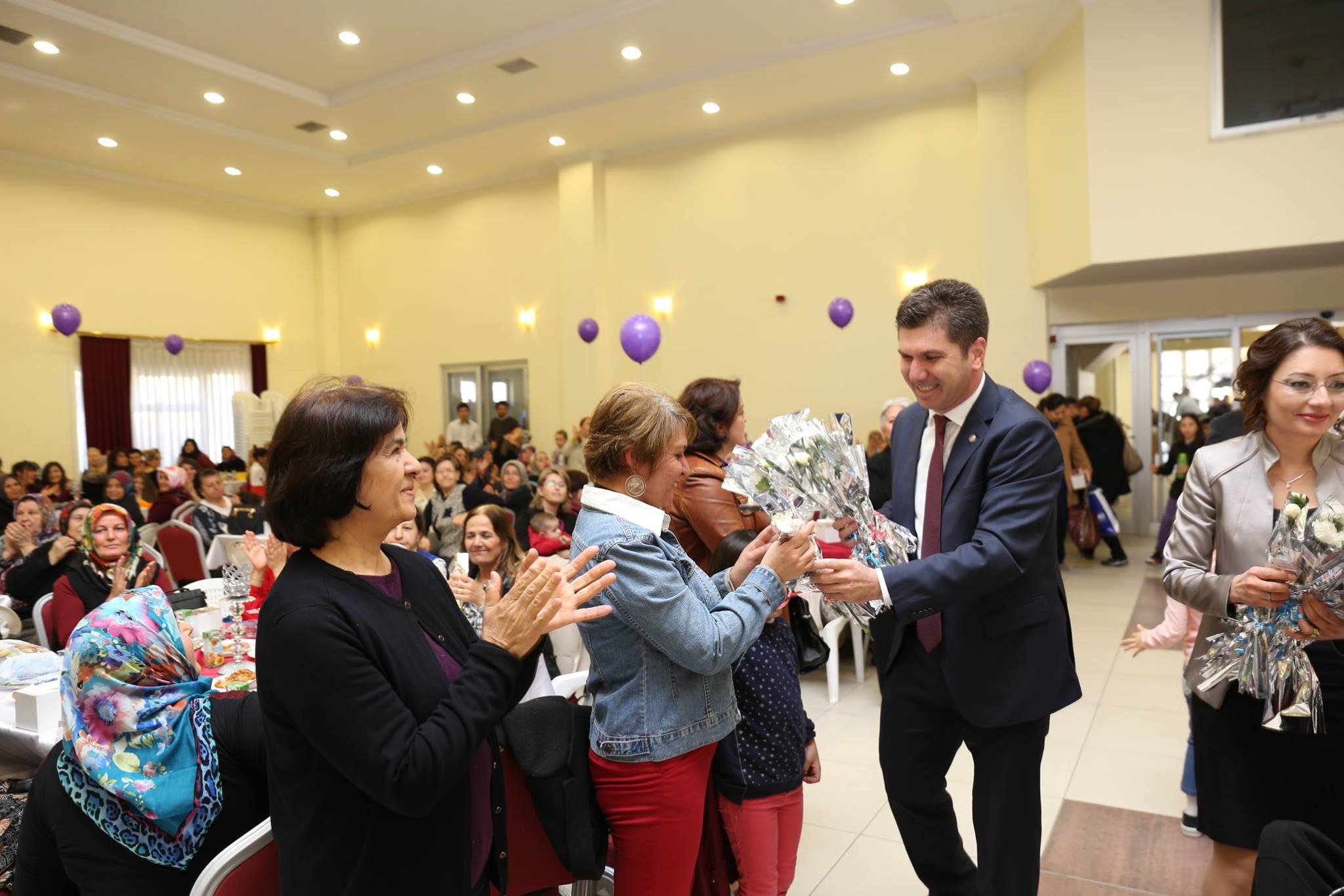 Başkan Ercengiz’den kadınlar günü matinesi