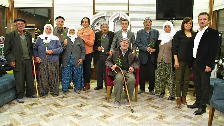 Bir yastıkta 60 yıl geçirdiler