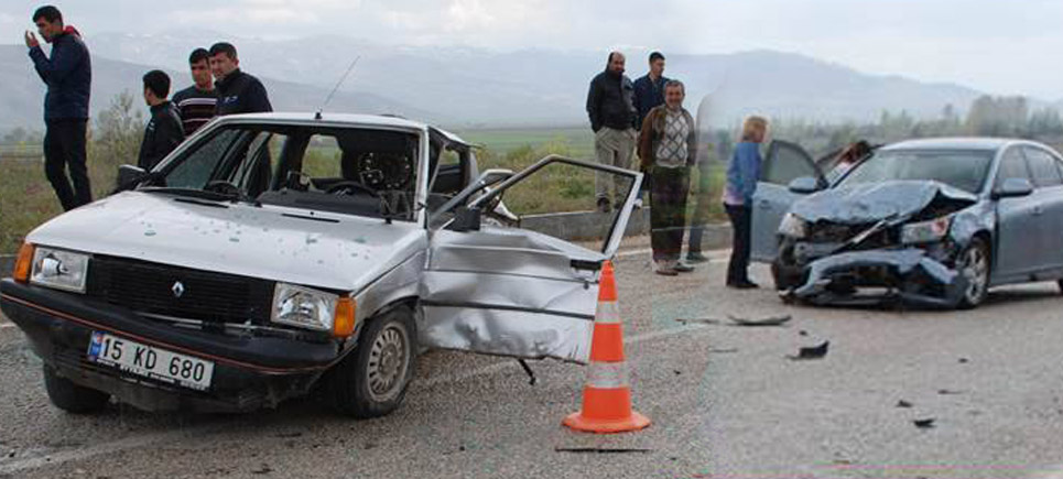 Karamanlı’da Feci Trafik Kazası: 2 Ölü