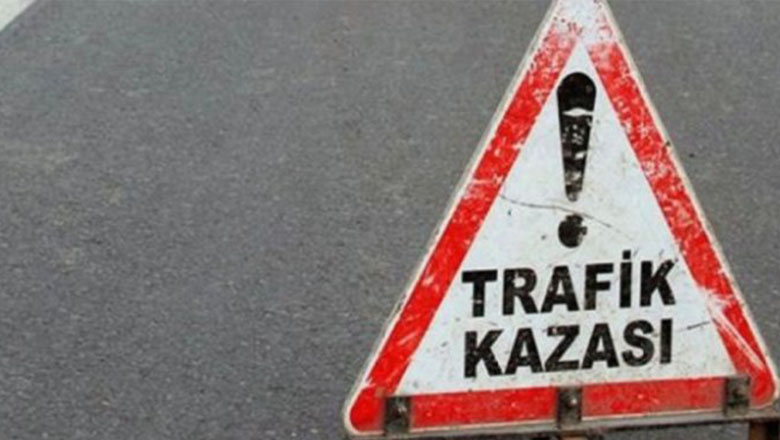 Sebze yüklü kamyon devrildi