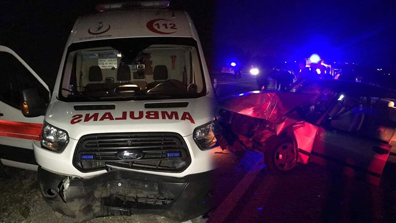 Ambulans domuz sürüsüne çarptı