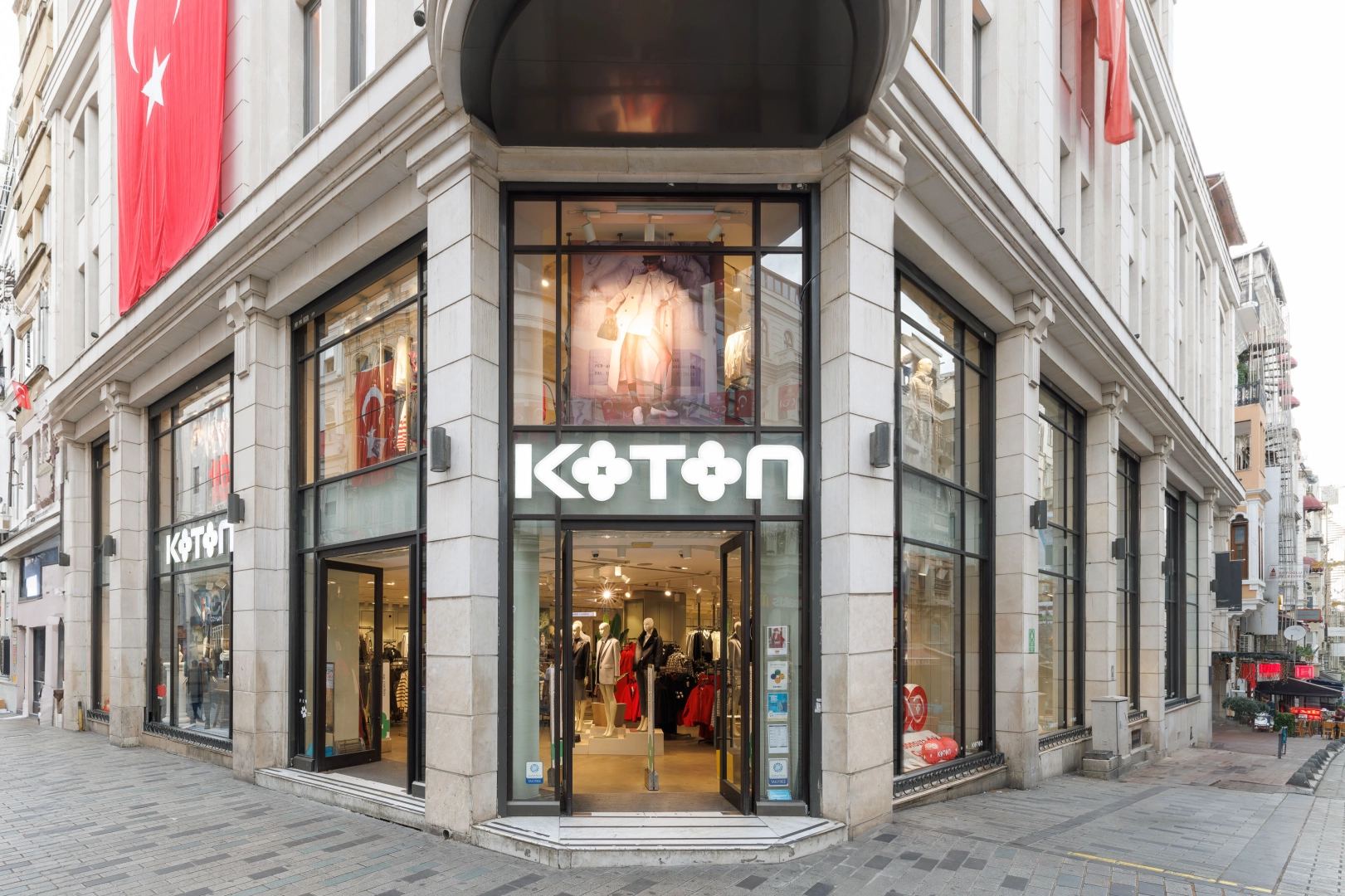 Koton’dan Hem Yurt içi Hem de Yurt dışında Mağazacılıkta Reel Büyüme ve Güçlü Karlılık Performansı