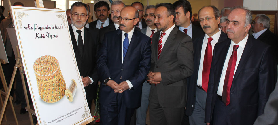 Kutsal Emanetler Sergisi açıldı